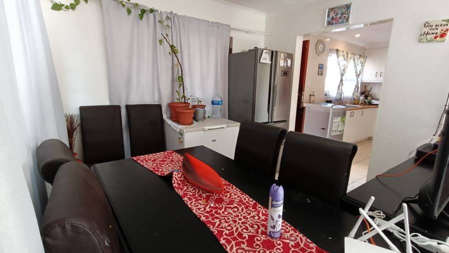 4 Bedroom Property for Sale in Delvillepark Western Cape